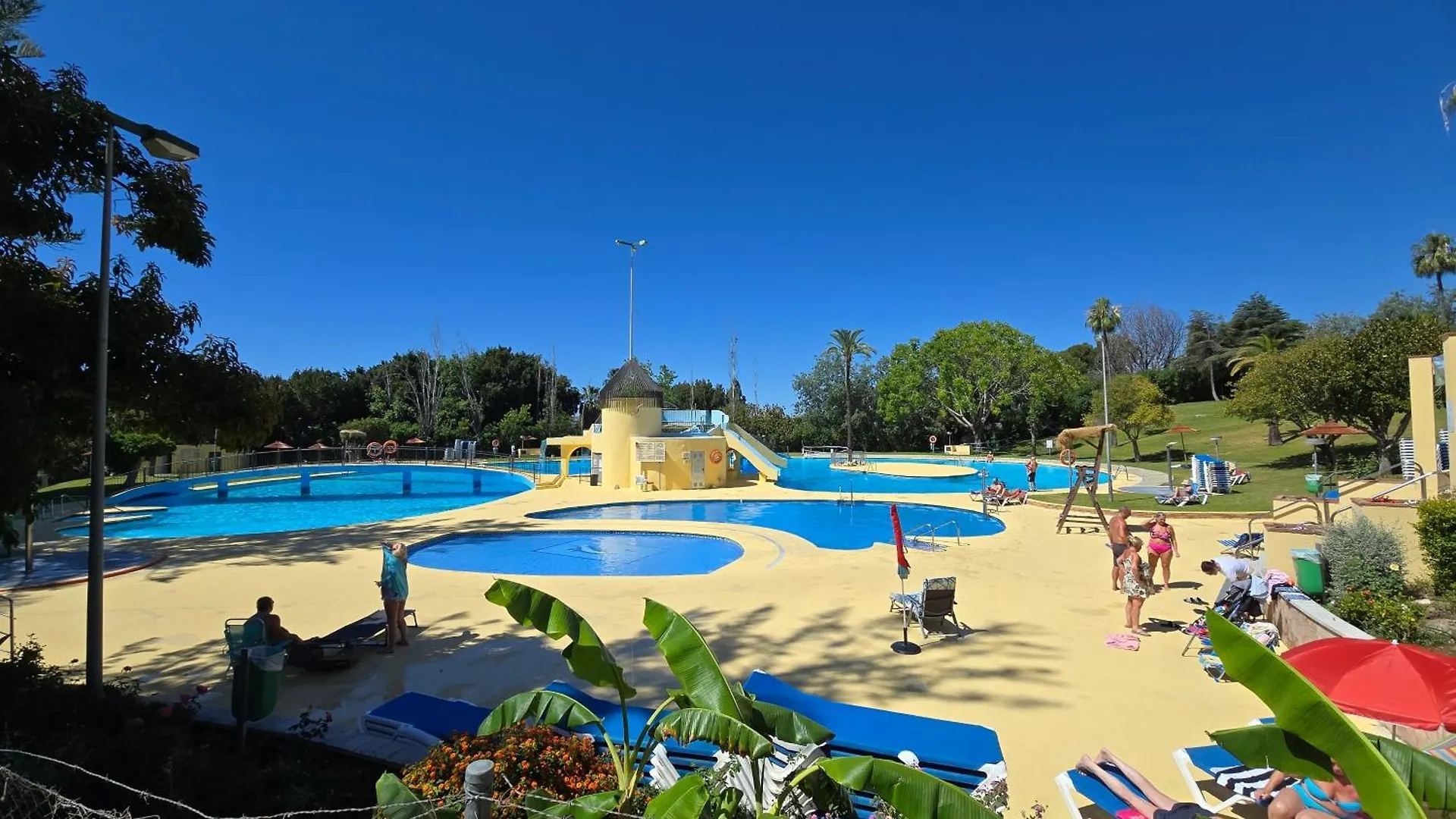 Apartment Benalmadena Minerva 401 Estudio Con Gran Piscina Y Parque Acuatico Spain